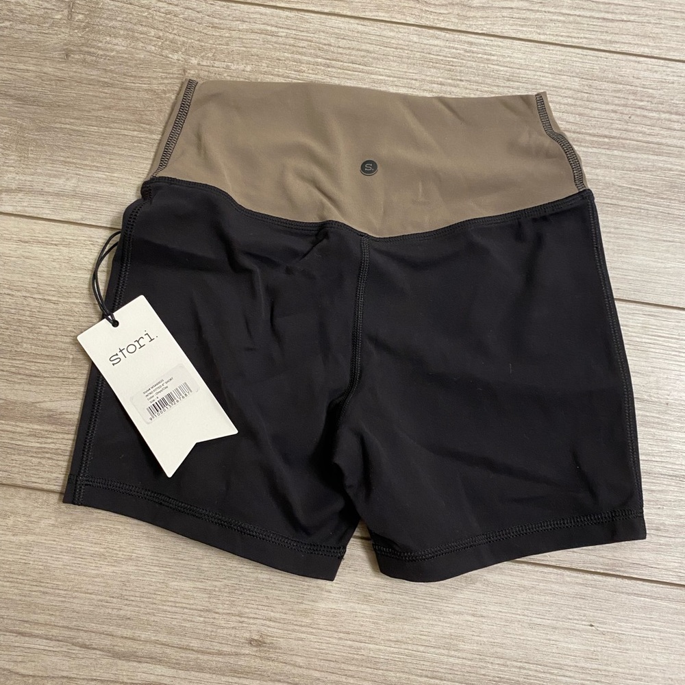 Stori Intro 4” Fitted Short